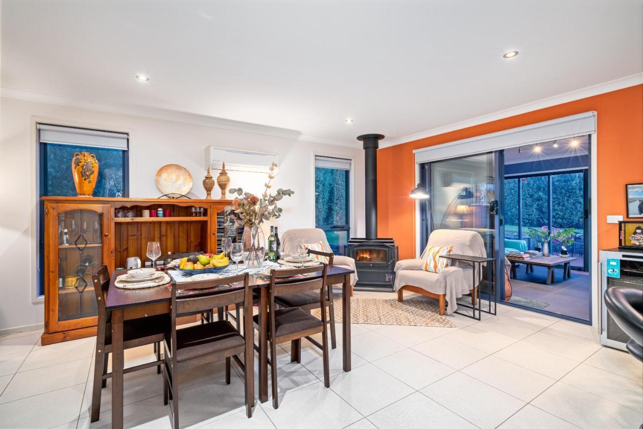 Madsen Retreat Hotel Penguin Bagian luar foto