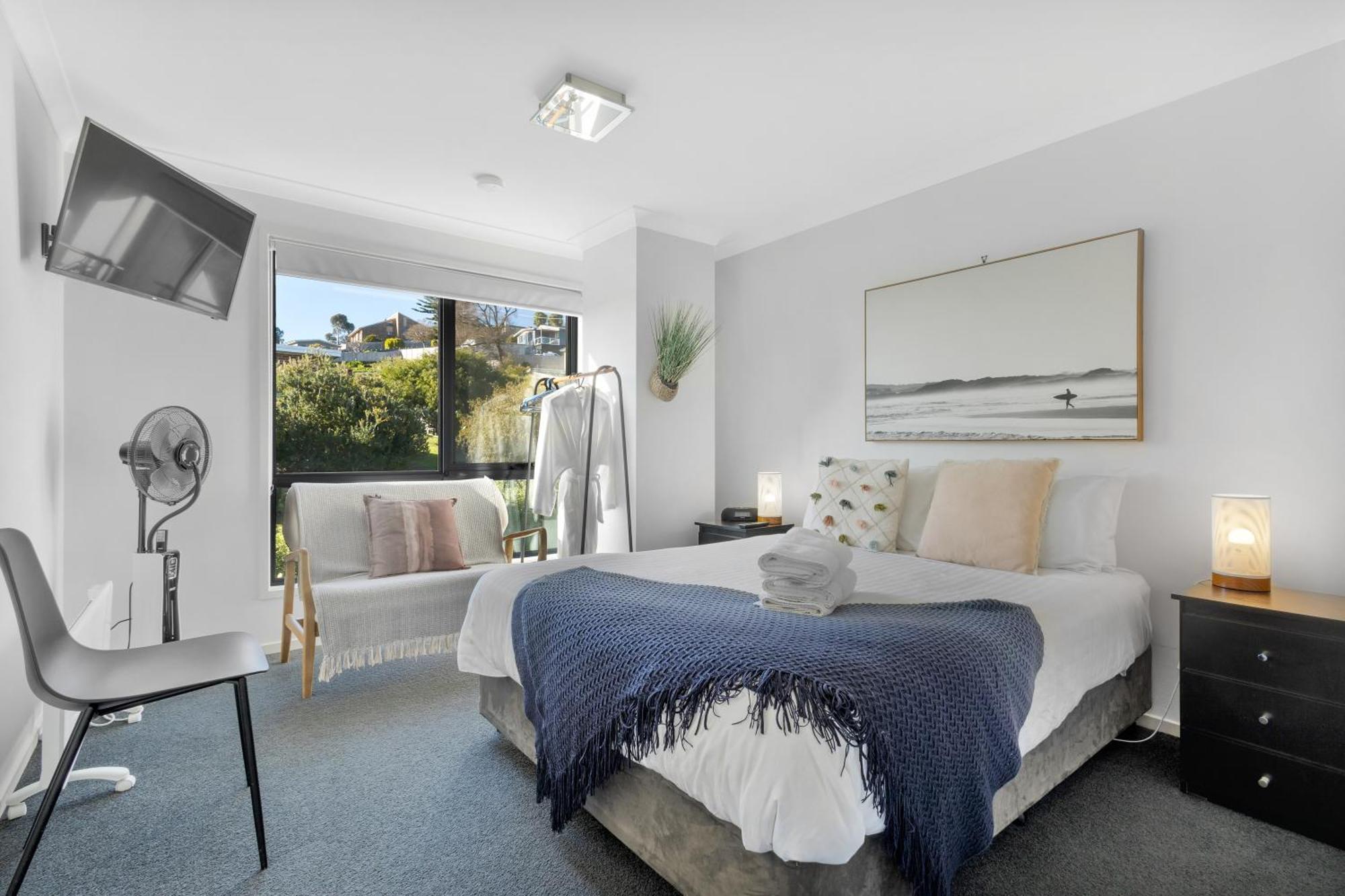 Madsen Retreat Hotel Penguin Bagian luar foto