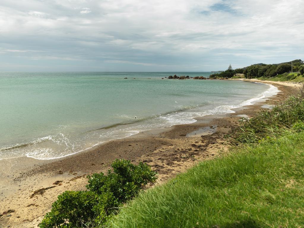 Madsen Retreat Hotel Penguin Bagian luar foto