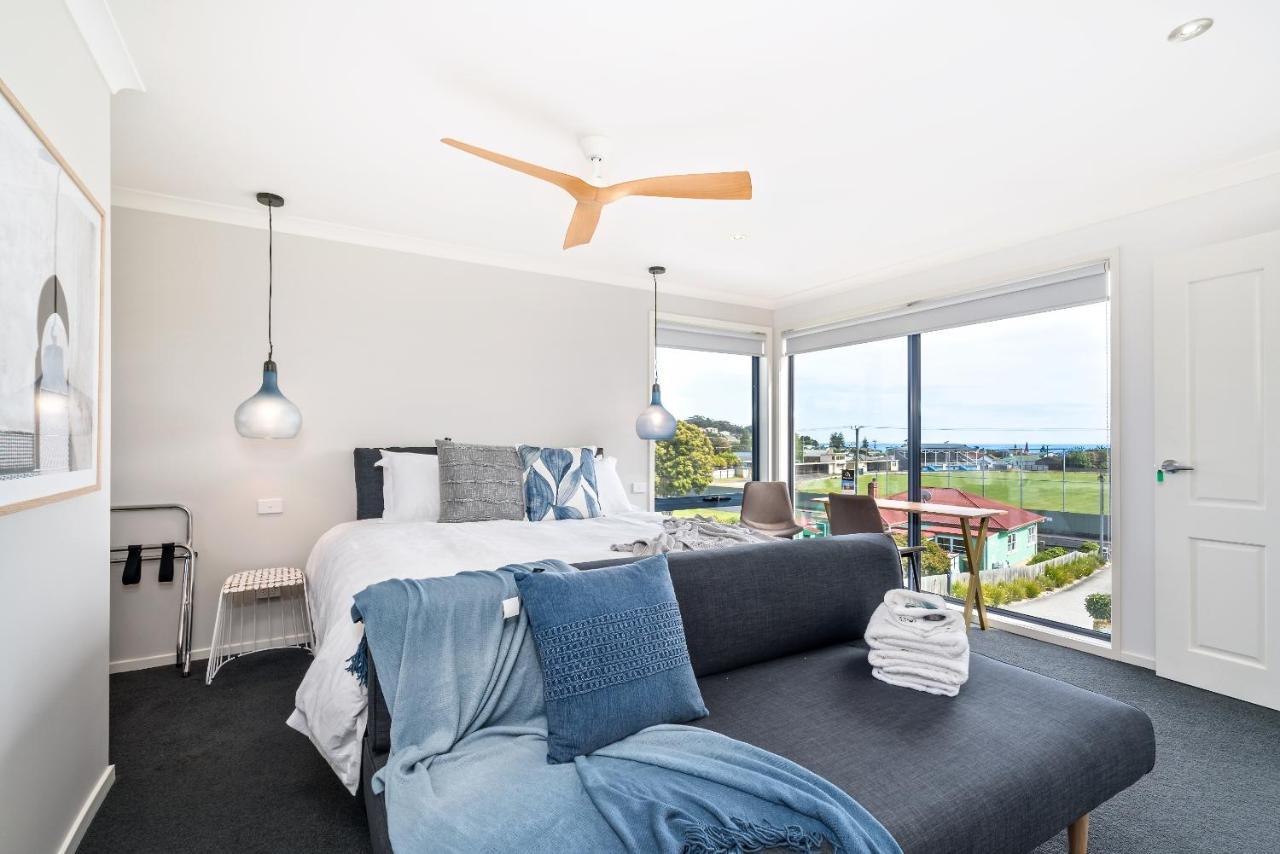 Madsen Retreat Hotel Penguin Bagian luar foto
