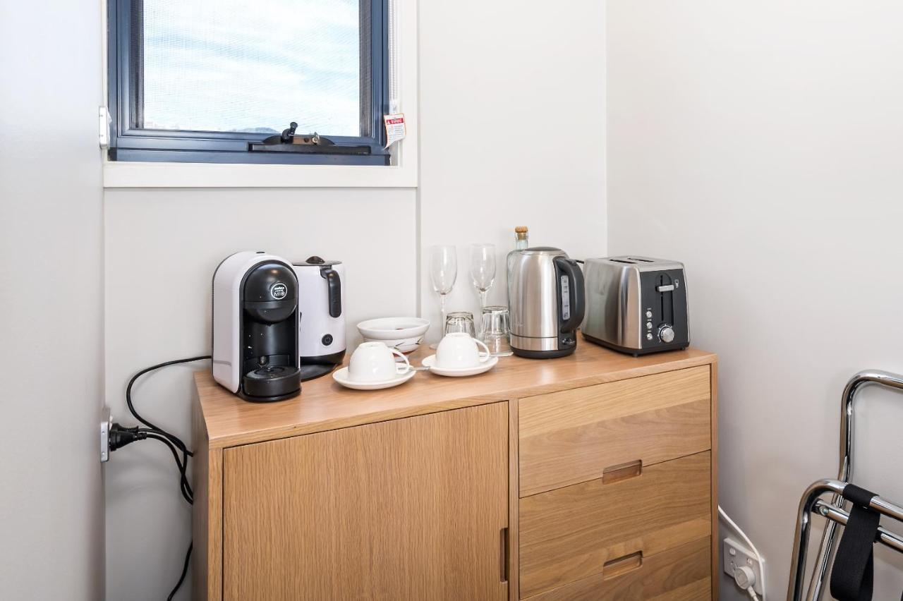 Madsen Retreat Hotel Penguin Bagian luar foto