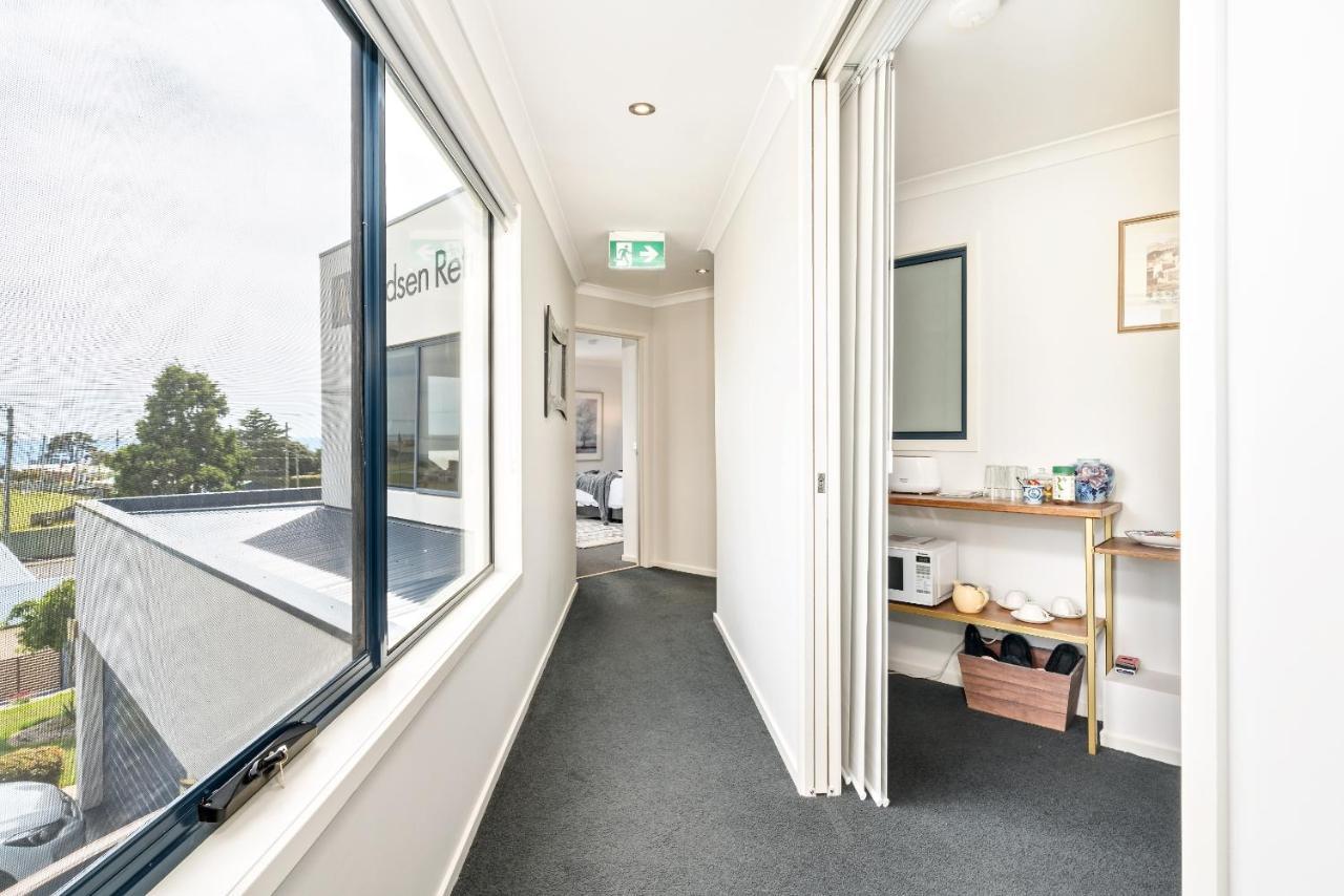 Madsen Retreat Hotel Penguin Bagian luar foto